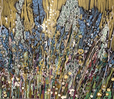 Bogata, warstwowa kompozycja przedstawiająca gęstą roślinność w stylu abstrakcyjnym. Dominują odcienie niebieskiego, bieli i fioletu, ułożone w formy przypominające drobne kwiatuszki lub komórki pod mikroskopem. Rośliny pną się pionowo na tle lśniącego, z