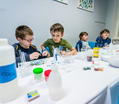 Warsztaty chemiczne - Klub Młodego Naukowca