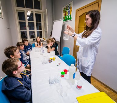 Warsztaty chemiczne - Klub Młodego Naukowca