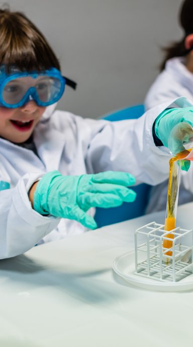 Warsztaty chemiczne - Klub Młodego Naukowaca